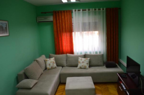 Отель Apartment AED  Тирана